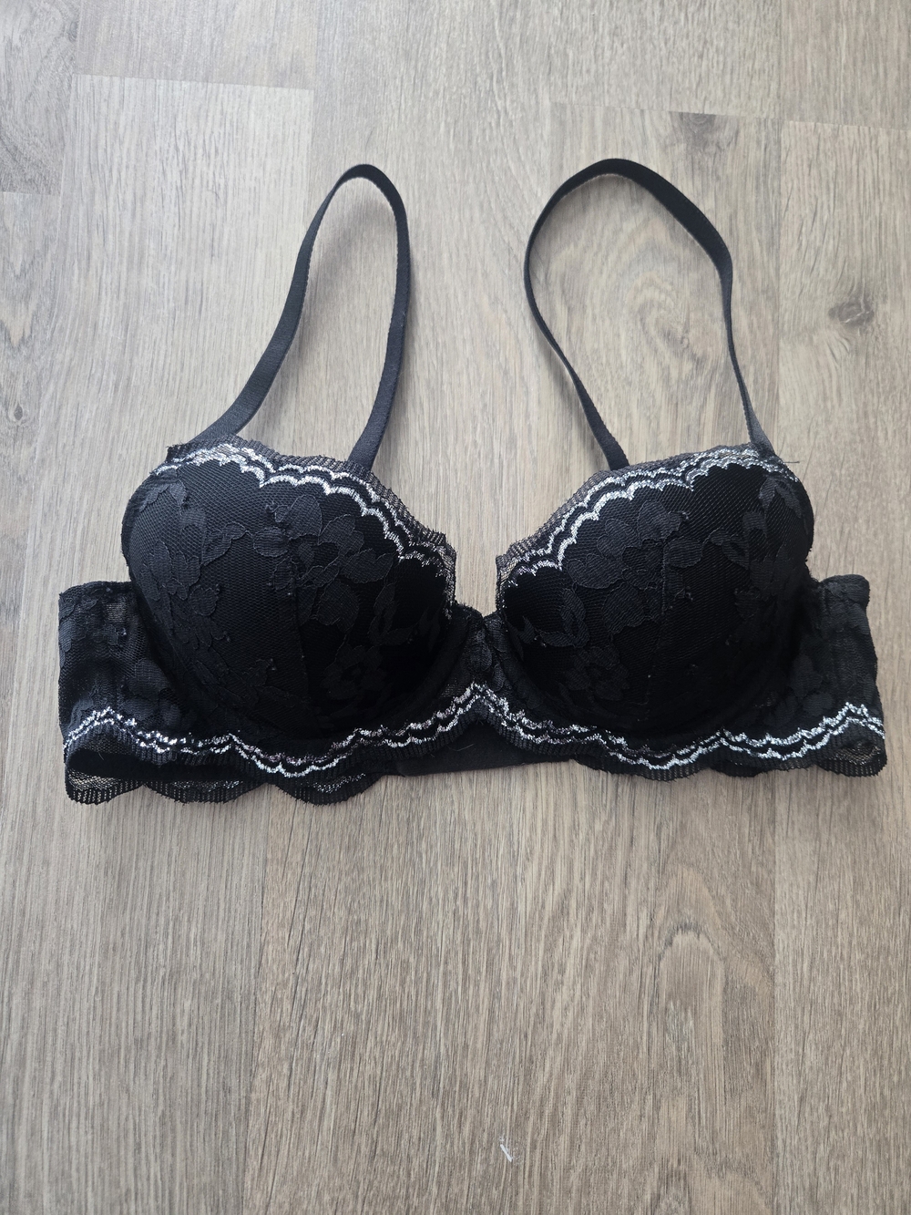 Victoria Secret Dream Angels Lace Lined Demi Bra 32B Black Silver Trim
